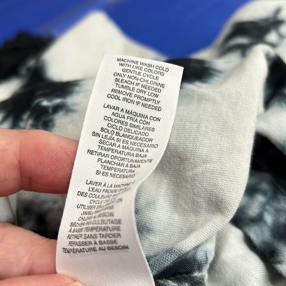 Splendid Tie dye black and white cropped t shirt with scrunchie NWT size medium - Picture 13 of 14